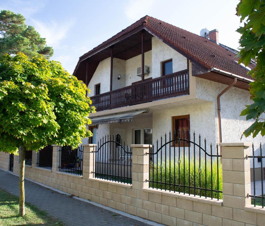 Zsolnay Apartman Шиофок Экстерьер фото
